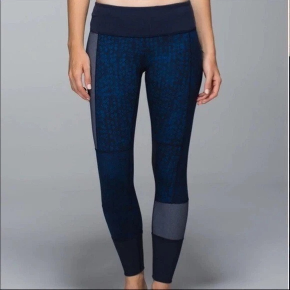 Lululemon Sashiko Wunder Under blue inkwell 7/8 Leggings Sz 4